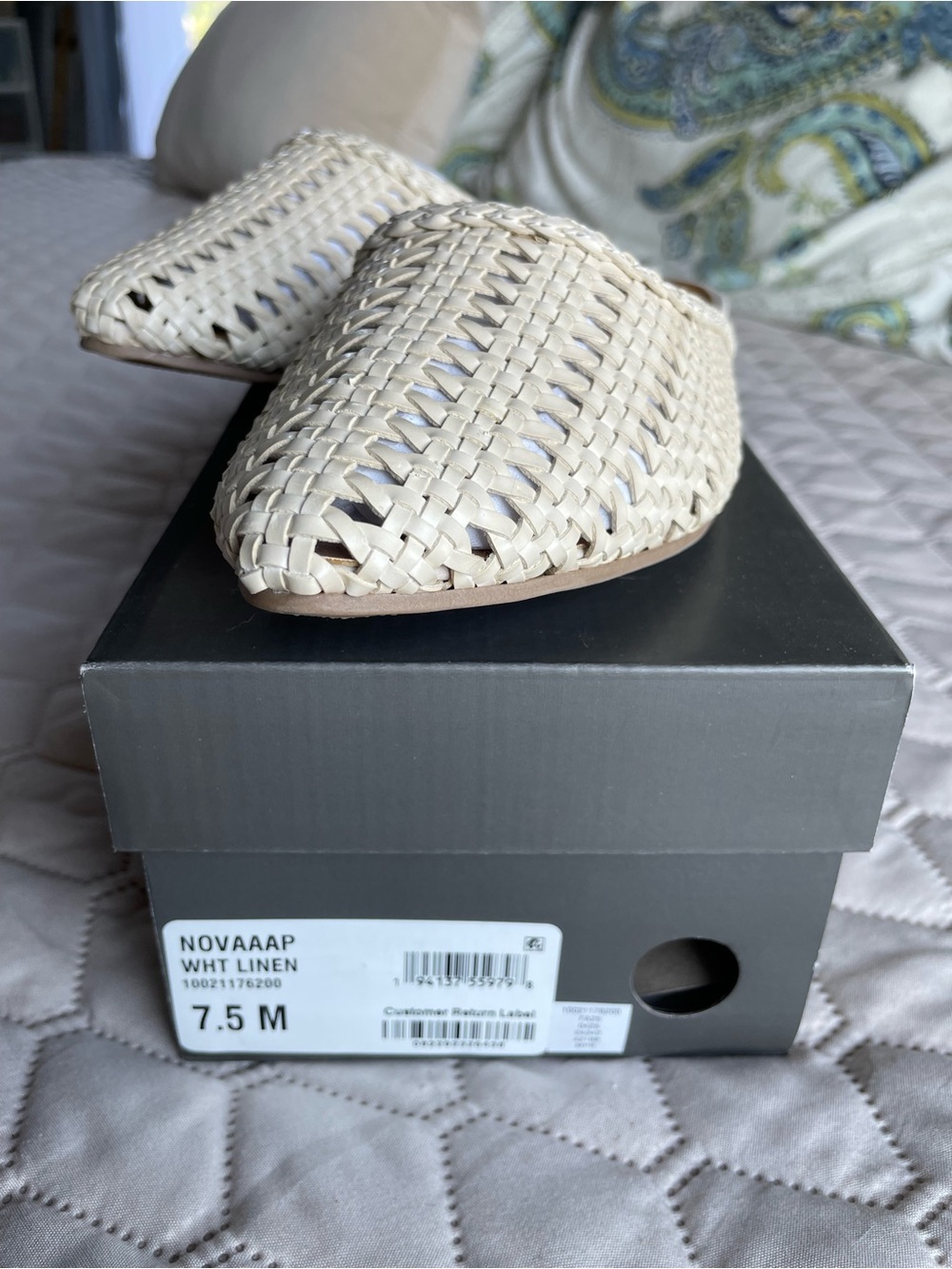 Macy's Style & Co. Slides - Picture 2 of 3
